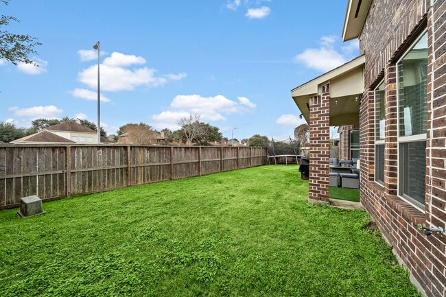 Building Photo - 3627 Grand Prom