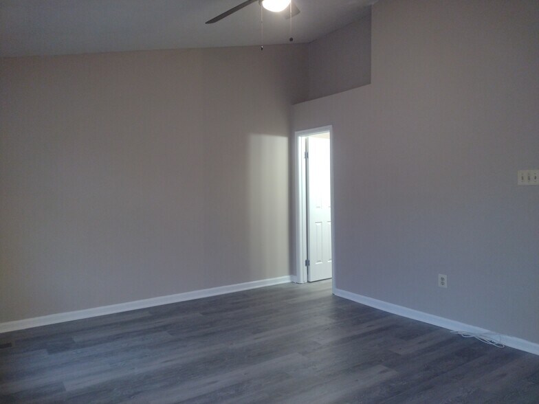 Building Photo - 7 Championship Ct