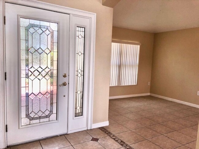 Building Photo - EAGLE CREEK LAKE NONA! WELCOME HOME! Beautiful water views! Spacious 2 story-3 bedroom 2.5 bath h...