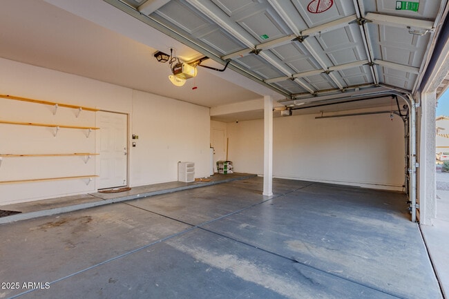 Building Photo - 1110 N Aspen Dr