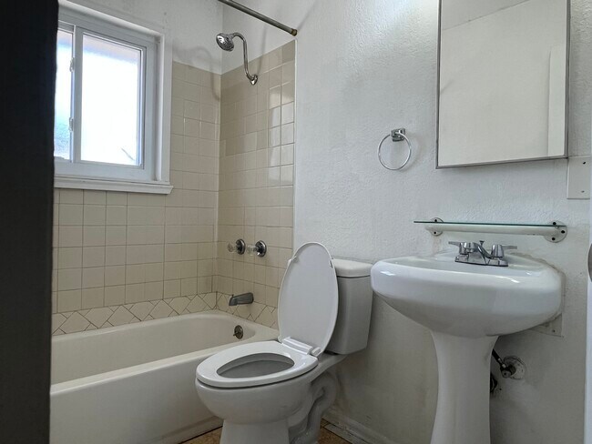 Building Photo - 9160 Cypress Dr