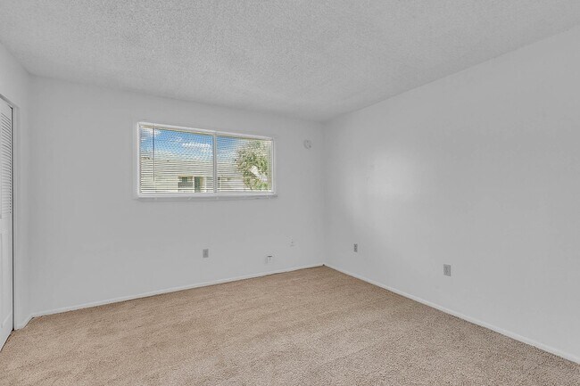 Building Photo - 902 Lake Destiny Rd