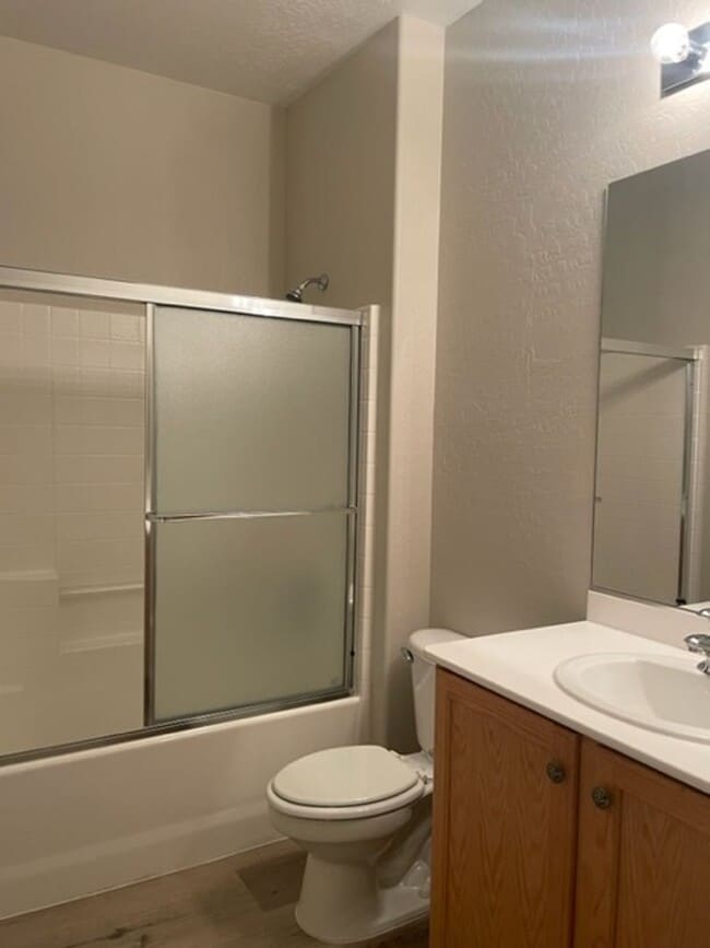 Building Photo - Single story home located in a  55+Communi...