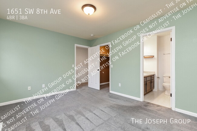 Building Photo - 1651 SW 8th Ave