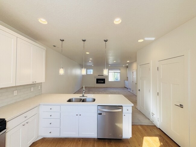 Building Photo - 3883 Komenda Ct