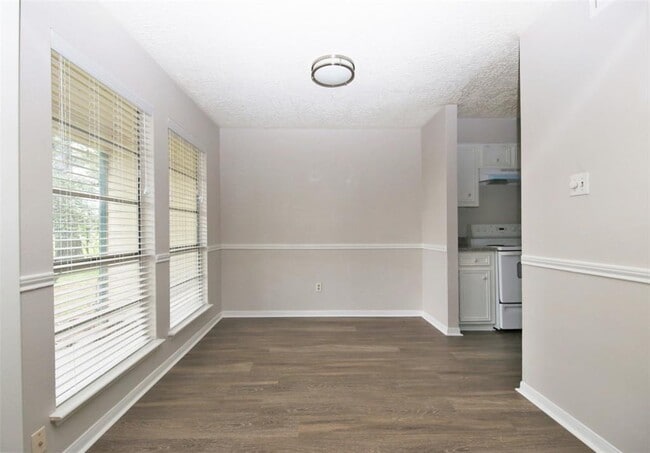 Building Photo - 13611 Ravensway Dr