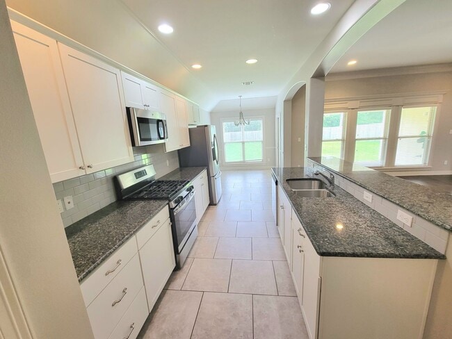 Building Photo - Great home in Legacy!