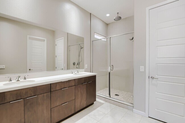 Building Photo - Stunning home with a serene Zen backyard, raised garden beds, fountain and spa!
