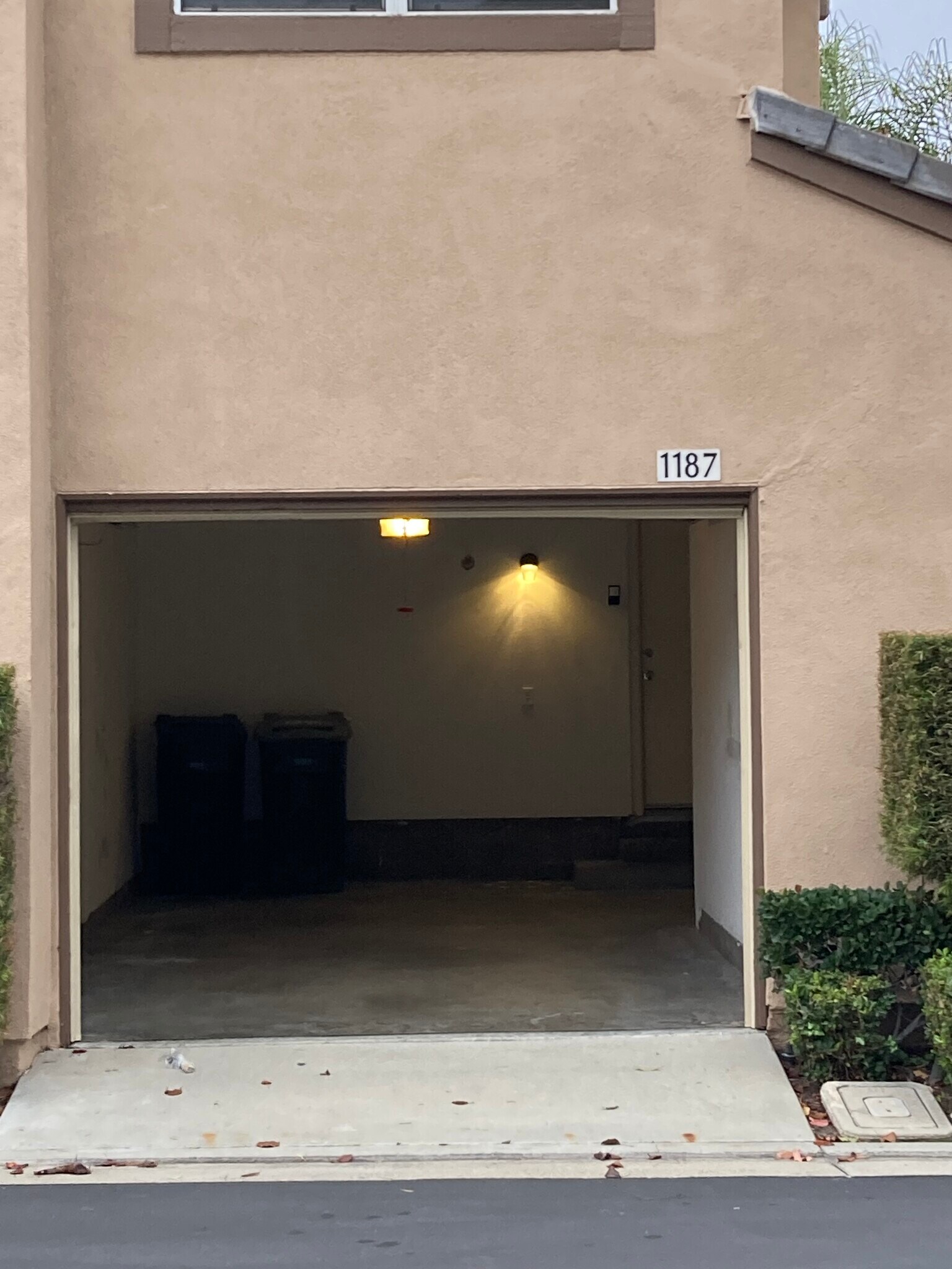 Building Photo - 1187 S Country Glen Way