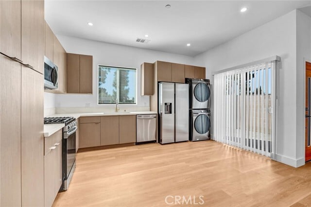 Building Photo - 18223 Chatsworth St