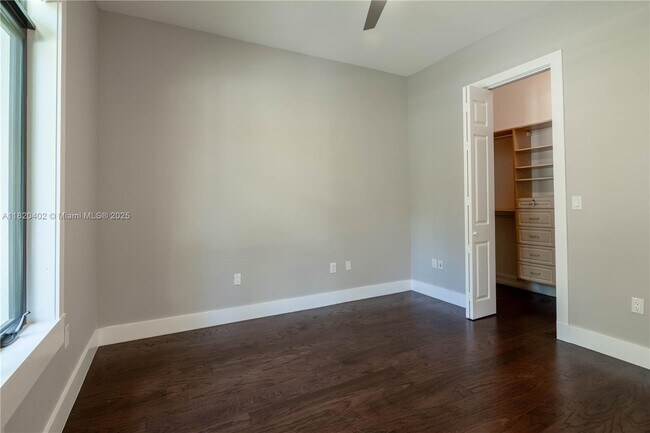 Building Photo - 6090 SW 116th St