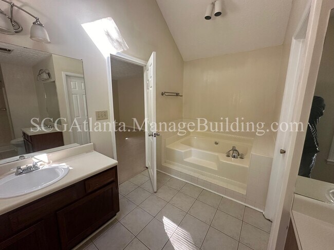 Building Photo - 706 Bookman Point