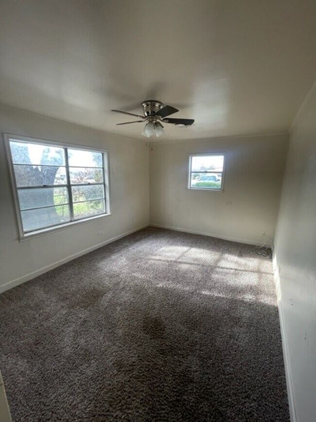 Building Photo - Updated La Vega ISD Home