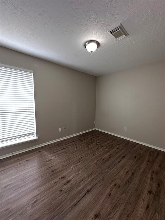 Building Photo - 5255 Beaverbrook Dr