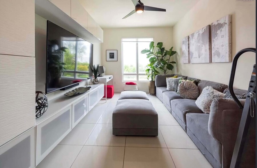 Den / Office - 10260 NW 63rd Ter