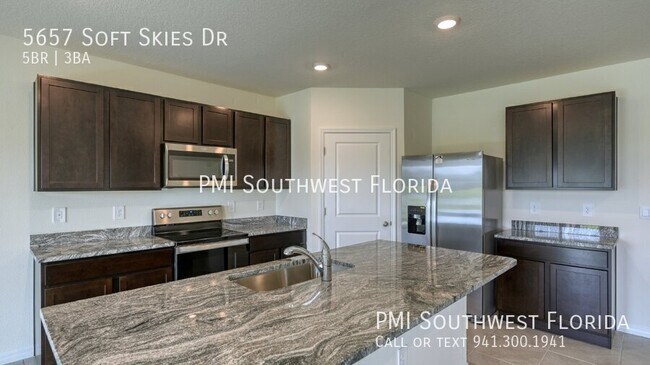 Building Photo - 5657 Soft Skies Dr
