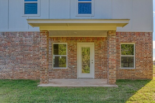 Building Photo - Brand New Construction! Lawn care included!