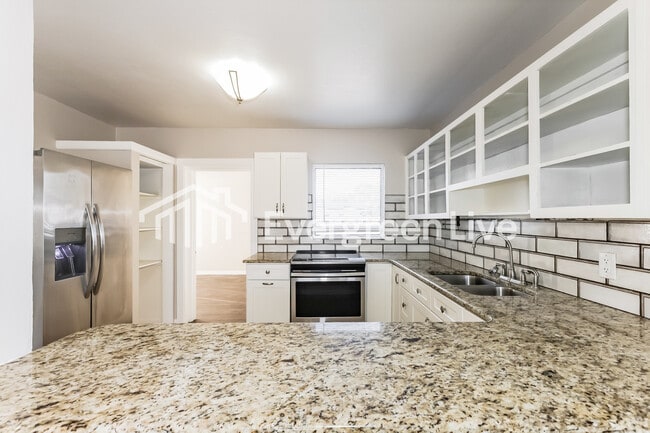 Building Photo - 139 Harrison St