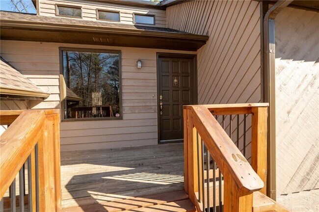 Building Photo - 4800 Grants Way NE