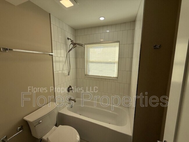 Building Photo - 3181 Gerbert Rd