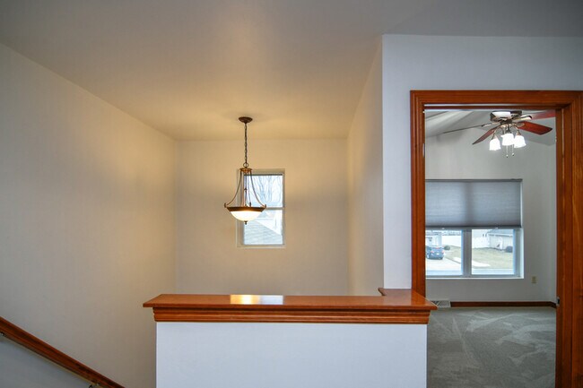Building Photo - 160 E River Dr