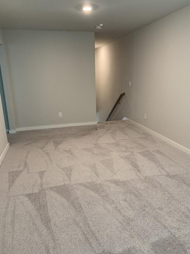 Building Photo - 5053 Percival Dr