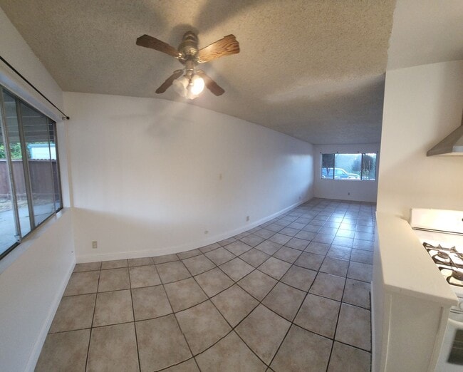 Building Photo - Great 3 bedroom 2 bath home in SLO for rent