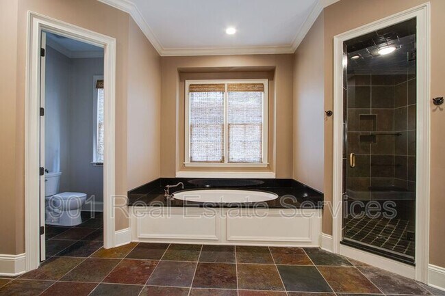 Building Photo - 3549 Lily Ln