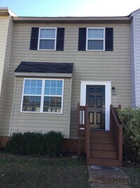 Building Photo - Townhome 3 bedroom/1.5 bath