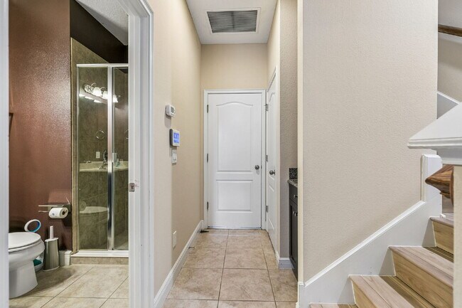 Building Photo - Your Spacious Lake Mary Home Awaits | 4BR, 3.5BA & Resort Amenities