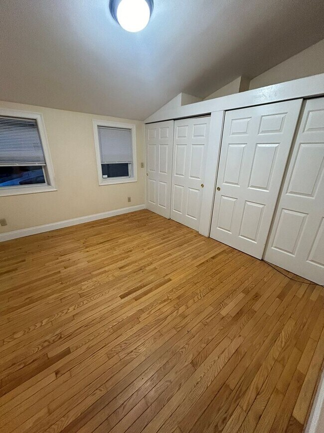 Building Photo - 51 N Union St