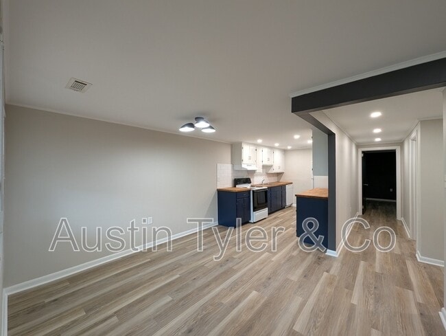 Building Photo - 2984A Smith St