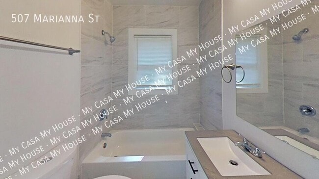 Building Photo - 507 Marianna St