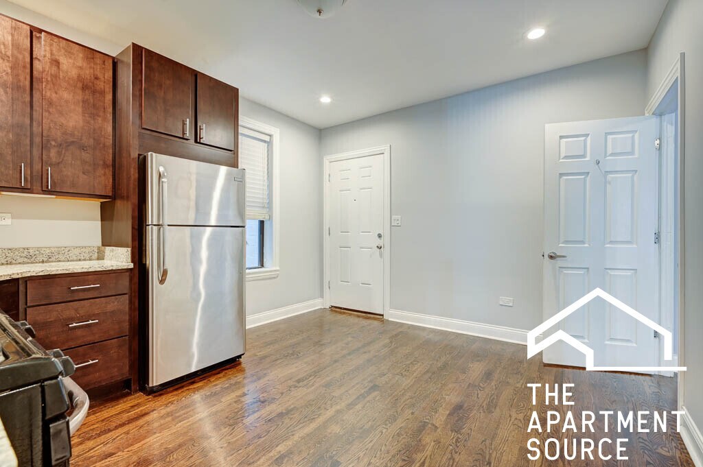 Building Photo - 2019 N Hoyne Ave