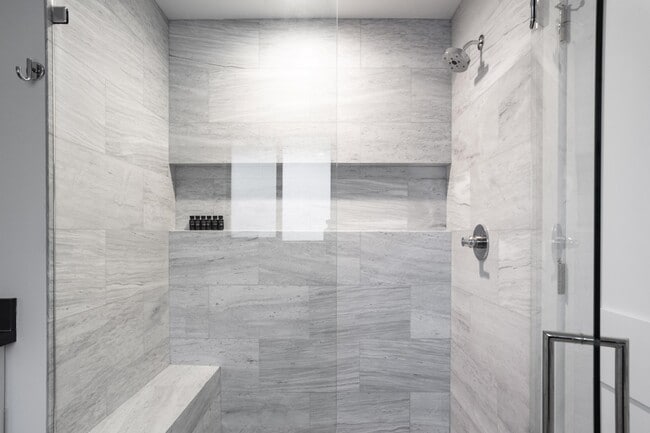 Building Photo - 4633 N 49th Pl