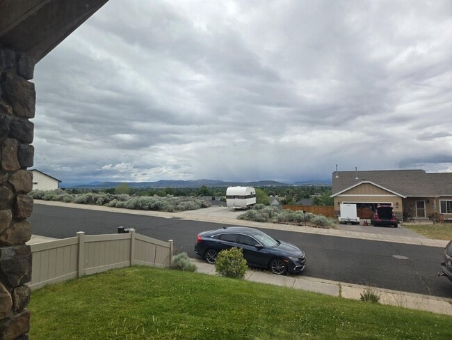 Building Photo - 873 Westview Dr