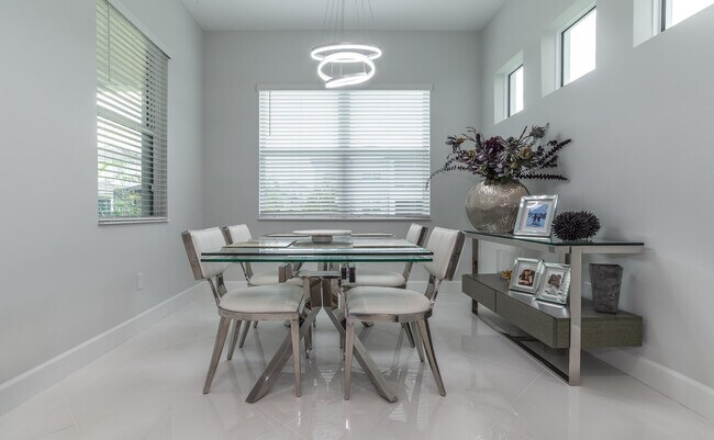 Building Photo - 15145 Cameo Ct