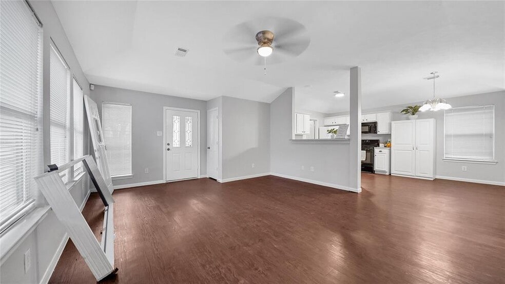Building Photo - 5023 Deer Point Dr
