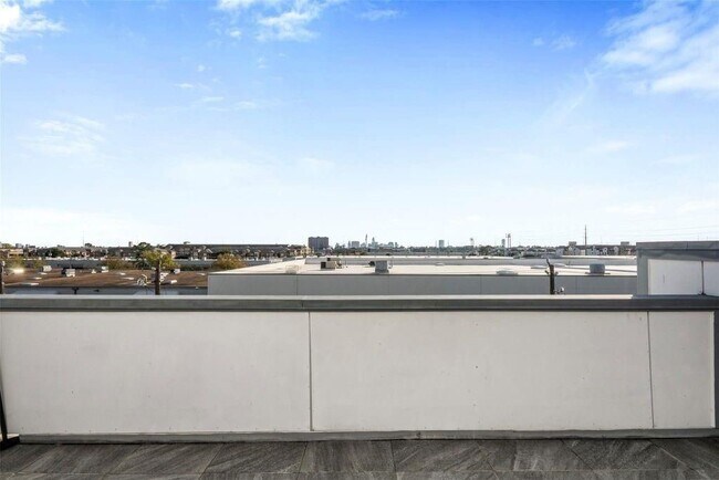 Building Photo - 6106 Clarkson Ln