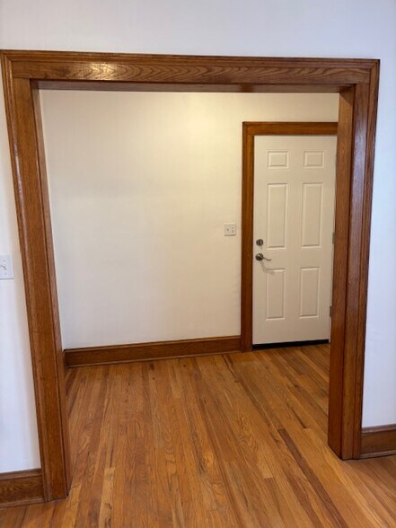 Foyer - 34 Nesbit Ave