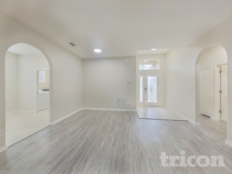 Building Photo - 1720 Mountclair Ct