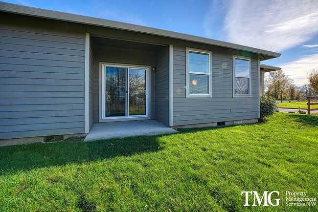 Building Photo - 3251 Lewis Ln