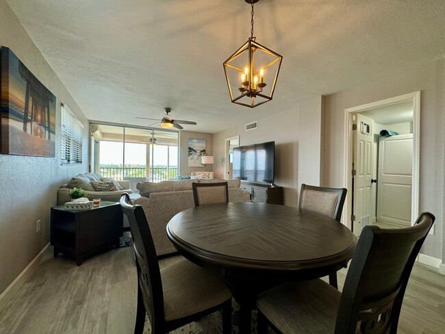 Building Photo - Top-Floor Cape Coral Condo with Wraparound...