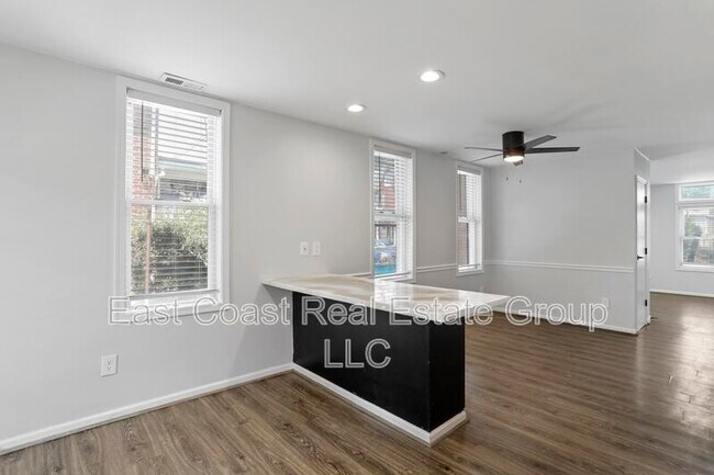 Building Photo - 131 Fairground Ave
