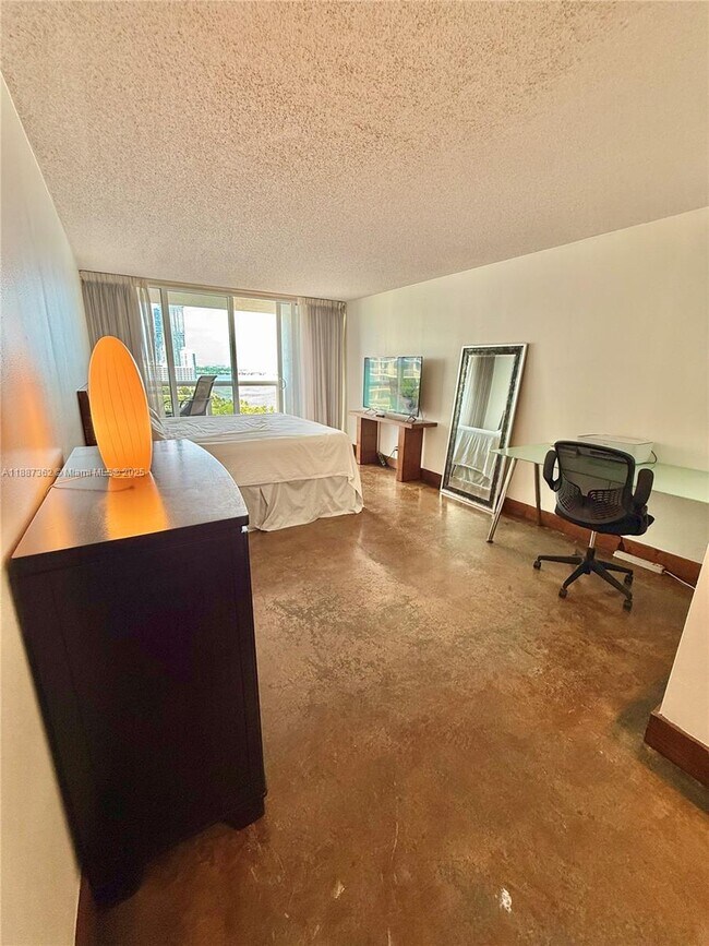 Building Photo - 1717 N Bayshore Dr