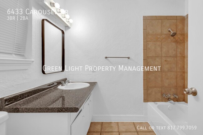 Building Photo - 6433 Carousel Dr