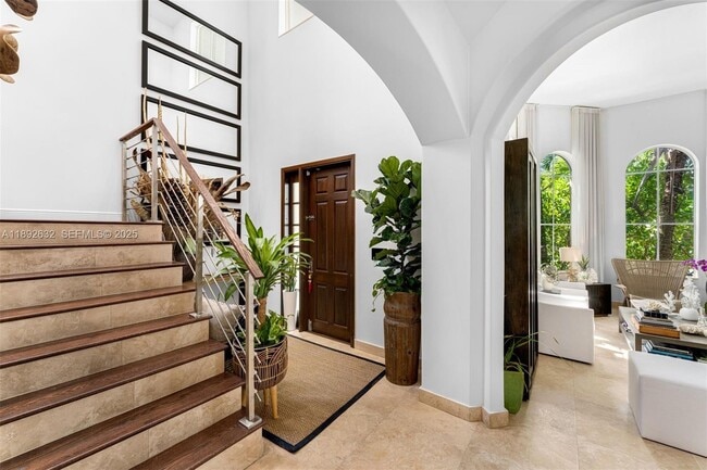 Building Photo - 2143 N Bay Rd