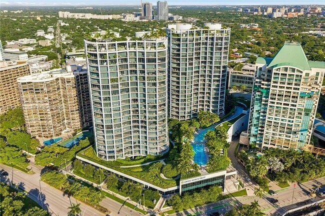 Building Photo - 2831 S Bayshore Dr