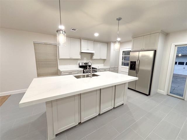 Building Photo - 2109 Highwood Dr