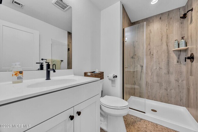 Building Photo - 28 Catherine St